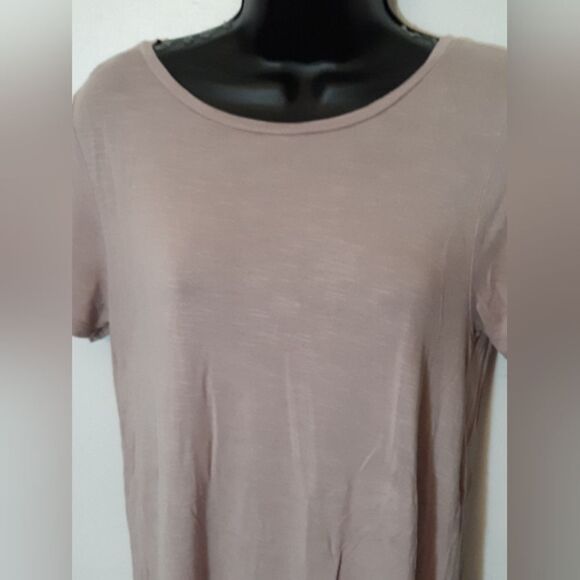 Old Navy crew neck pink tshirt - Picture 2 of 4